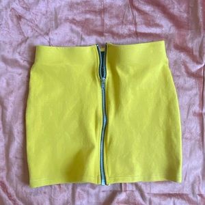 ZIP-UP MINI SKIRT